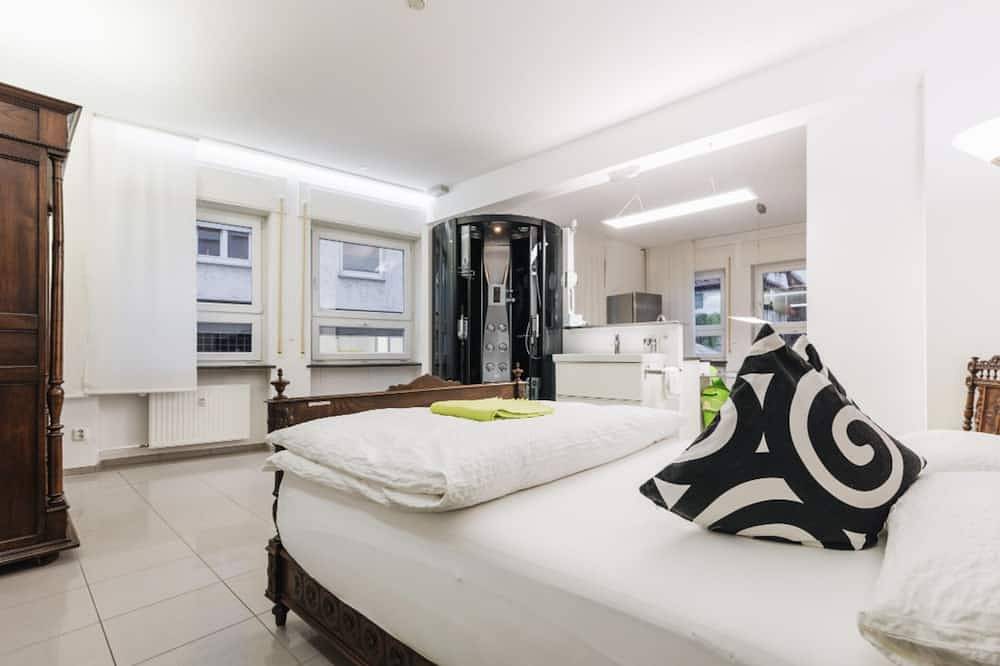 Ganze Wohnung, Modern 1 room Loft City Center Ground Floor in Ulm, Schwaben