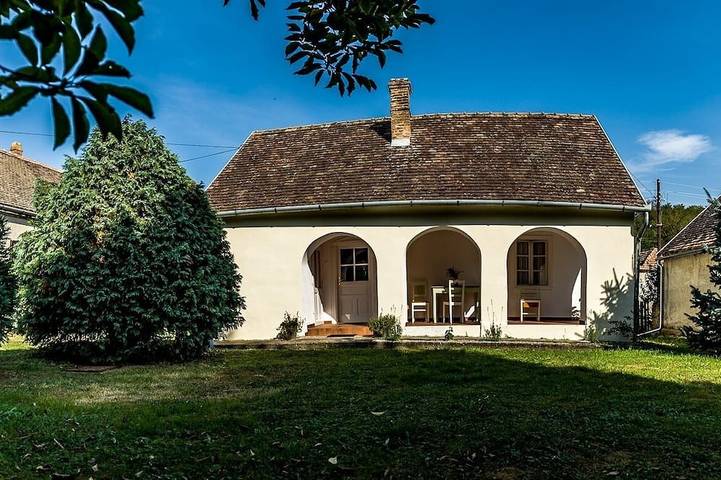 Chalet für 4 Personen, mit Balkon und Garten in Ungarn