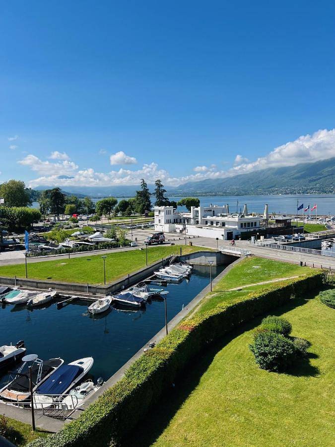 Appartement de vacances pour 2 personnes, avec terrasse ainsi que vue sur le lac et vue