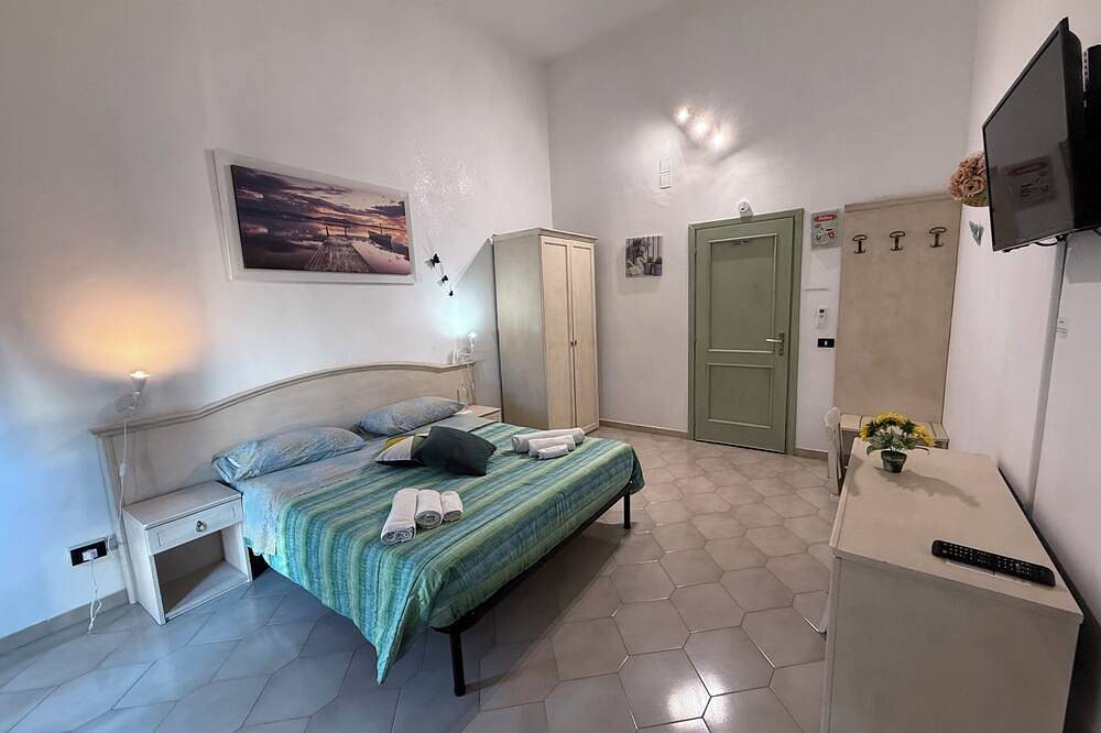 At 100 meters from the brindisi train station cheap and cozy in Brindisi, Salento