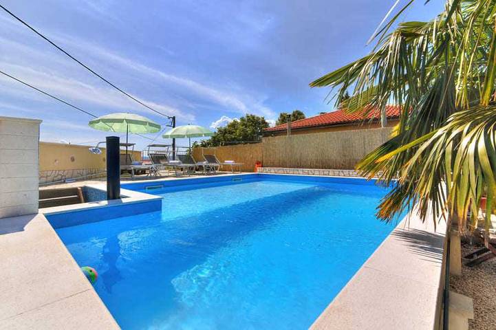 Ferienhaus für 12 Personen, mit Garten und Pool, mit Haustier in Novi Vinodolski - 2