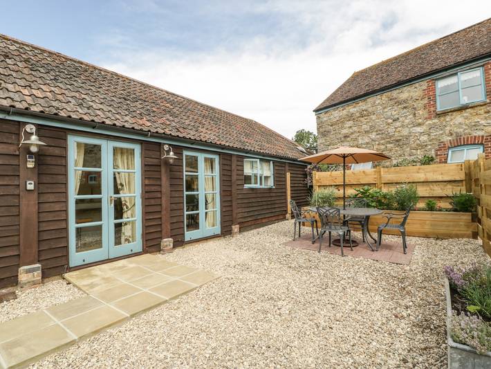 Log cabin for 4 people, with garden, with pets in Somerset