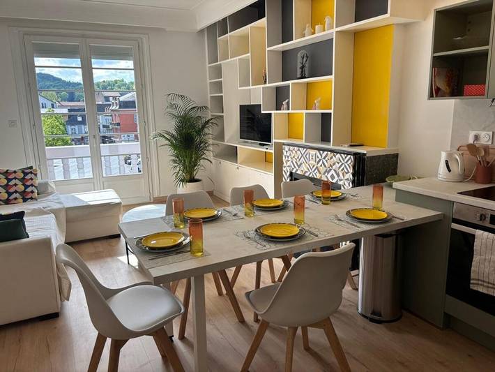 Gîte pour 6 personnes, avec terrasse et vue dans Les Halles (Lourdes)