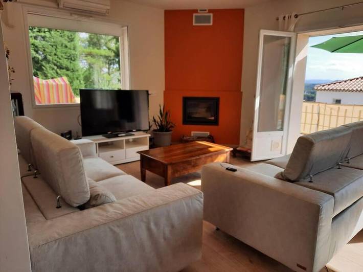 Location de vacances pour 8 personnes, avec piscine et terrasse ainsi que vue et jardin, animaux acceptés à Venelles - 3