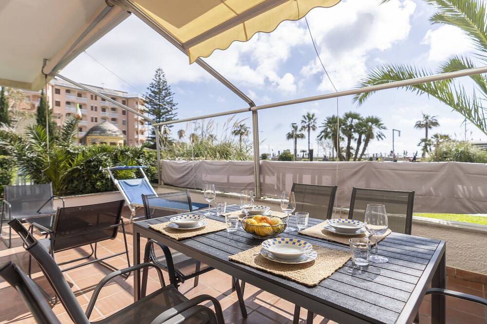Appartement entier, Twin facing the Sea in Guardia di Finanza, Andora