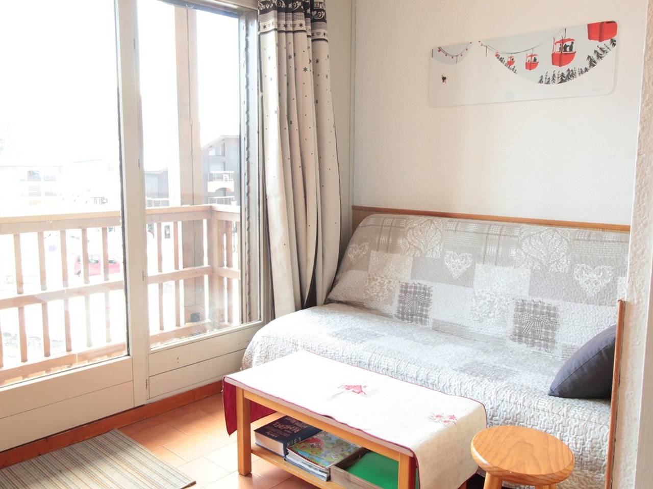 Gehele studio, Studio Central pour 4 pers. avec Balcon, Parking et Accès Facile aux Pistes in Les Carroz, Arâches-la-Frasse