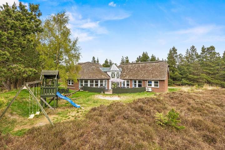 Ferienhaus für 8 Personen, mit Balkon/Terrasse und Whirlpool sowie Garten und Sauna auf Rømø