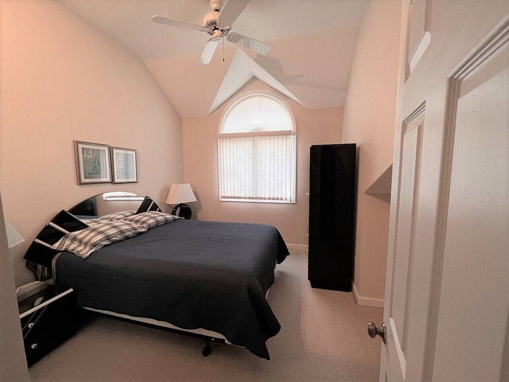 Lake Harmony Beautiful Townhome with Ski Slope Views, privacy-clean and cozy! in Hickory Run State Park