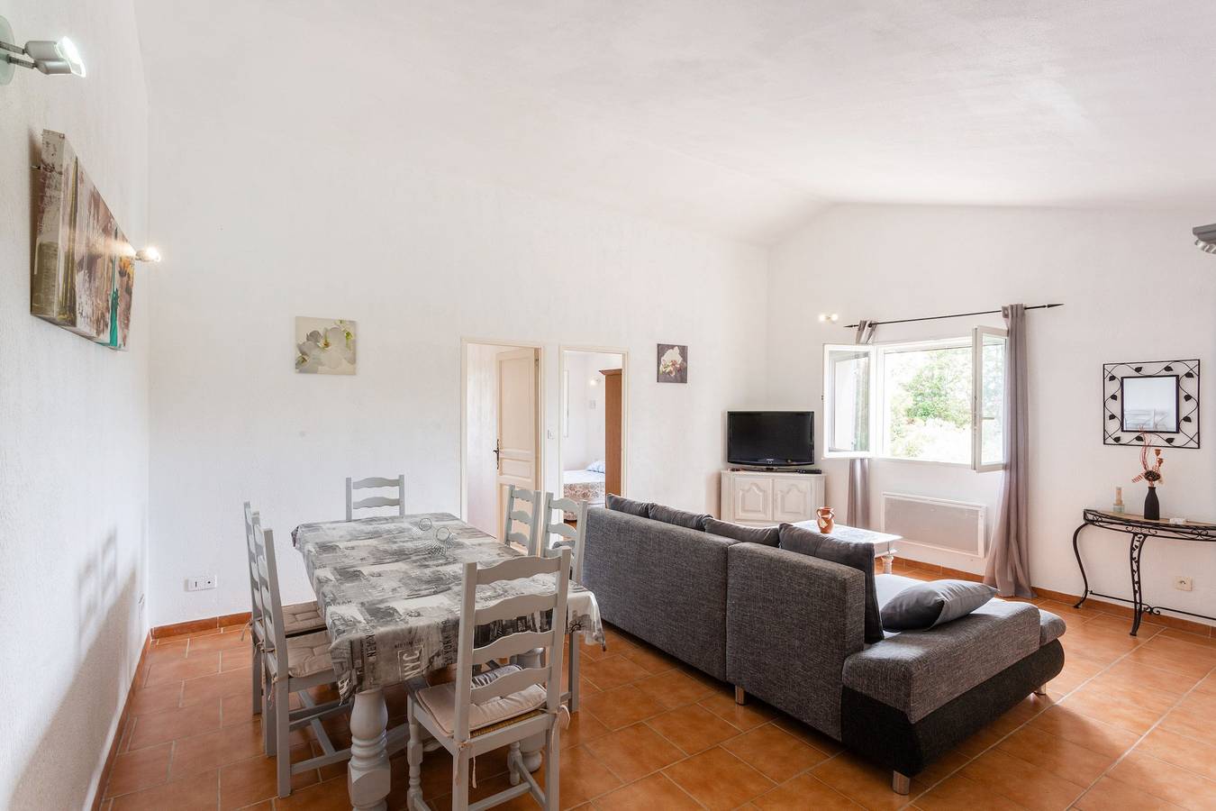 Apartamento entero, Le Beaucaire 6P - Appt avec piscine partagée in Beaucaire, Region de Nimes