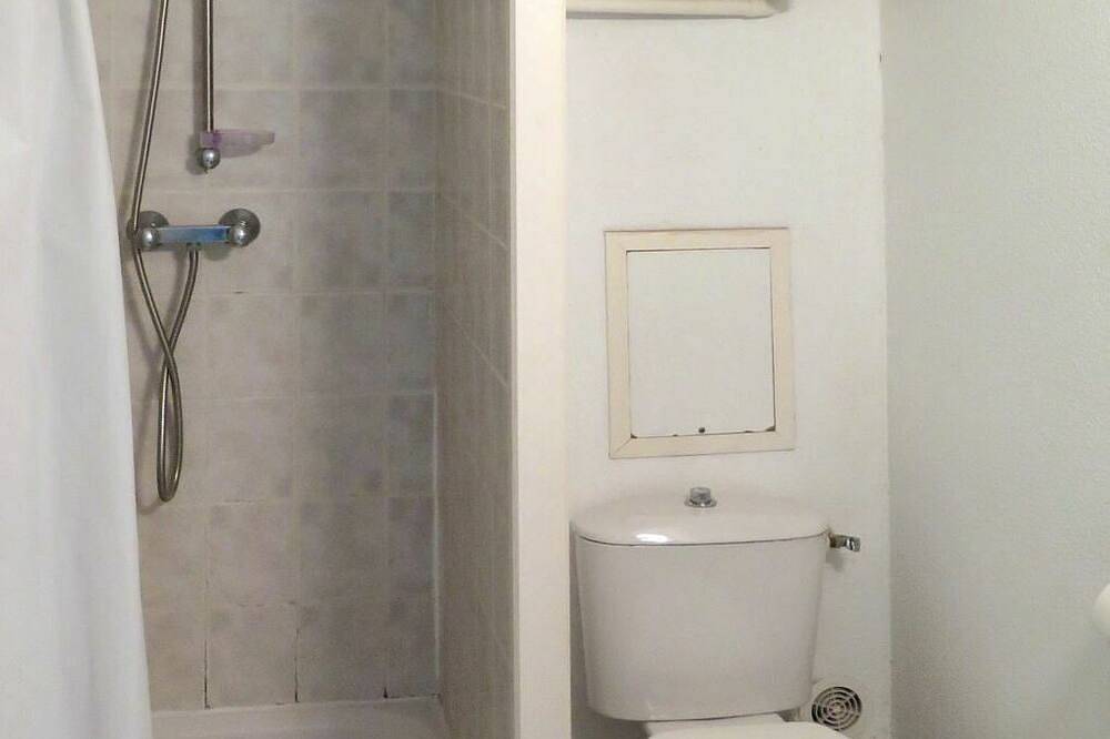 Ganze Wohnung, Herrliche Wohnung für 2 Leute mit Tv, Terrasse, Haustiere erlaubt und Parkplatz in Carcans Plage, Carcans