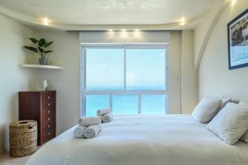 Vacation Rental for 10 Guests in Netanya, Center District (Israel), Picture 3