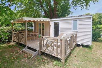 Caravane pour 4 personnes, avec balcon/terrasse et terrasse à Belvès