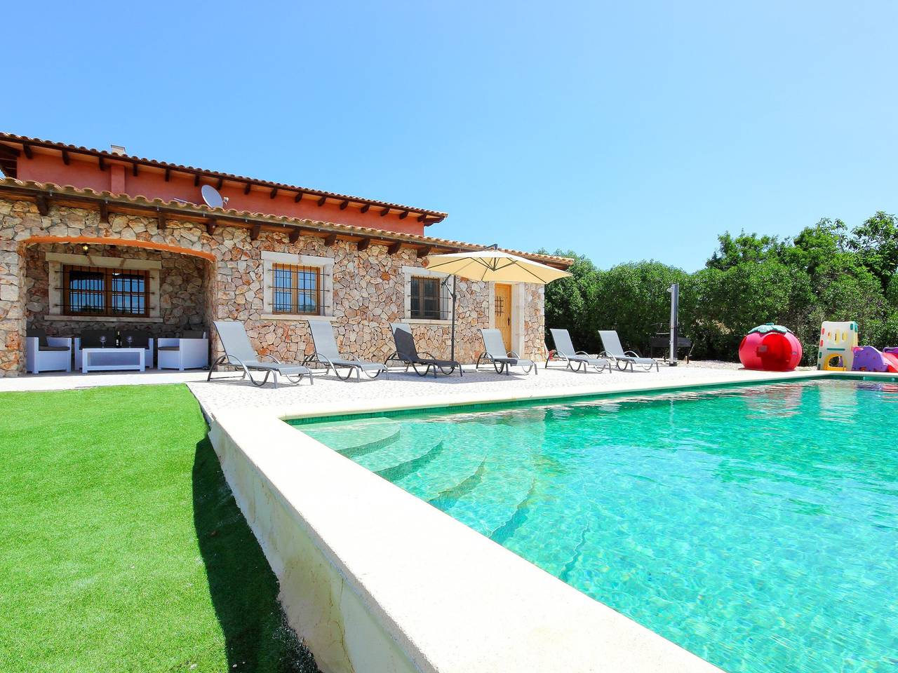 Villa à Muro avec piscine privée, jardin et 4 chambres pour 8 personnes in Muro, Majorque du Nord