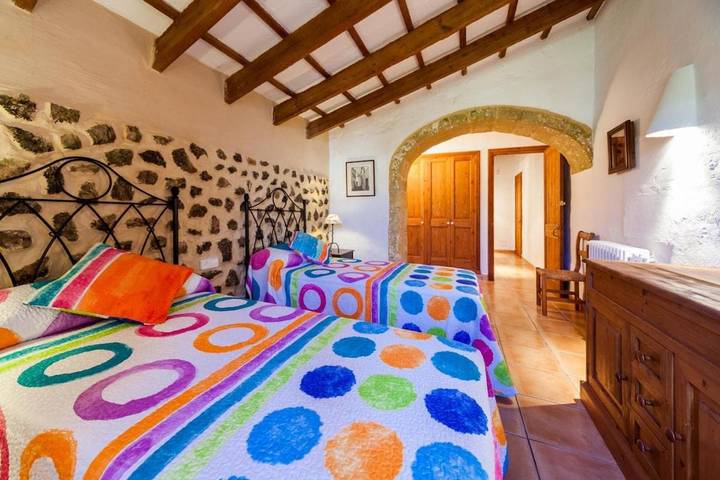 Gîte pour 10 personnes, avec jardin ainsi que piscine et jacuzzi, adapté aux familles à Alaior - 3