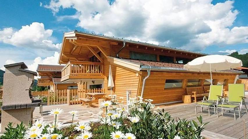 Hütte für 18 Personen, mit Sauna und Terrasse in Flachau