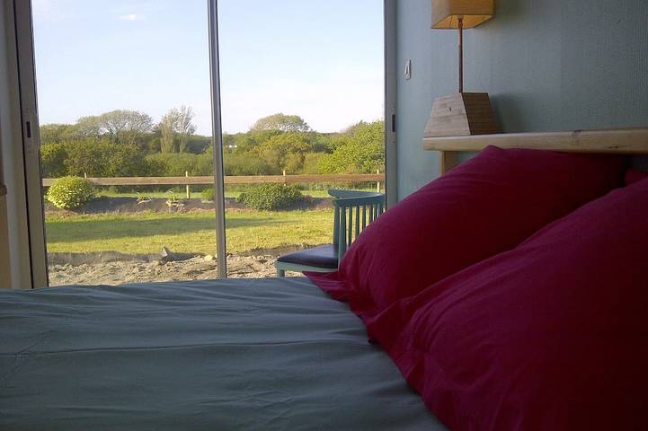 Gîte pour 2 personnes, avec terrasse et jardin, animaux acceptés à Plourin - 2