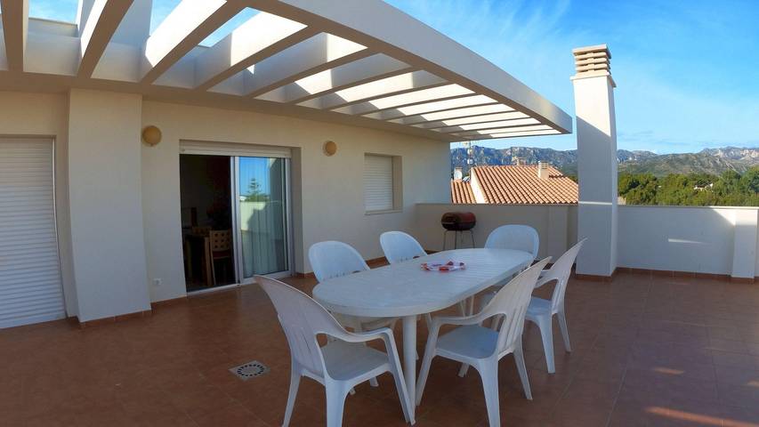 Gîte pour 6 personnes, avec jardin et vue sur l’océan ainsi que terrasse et piscine à Calafat - 2