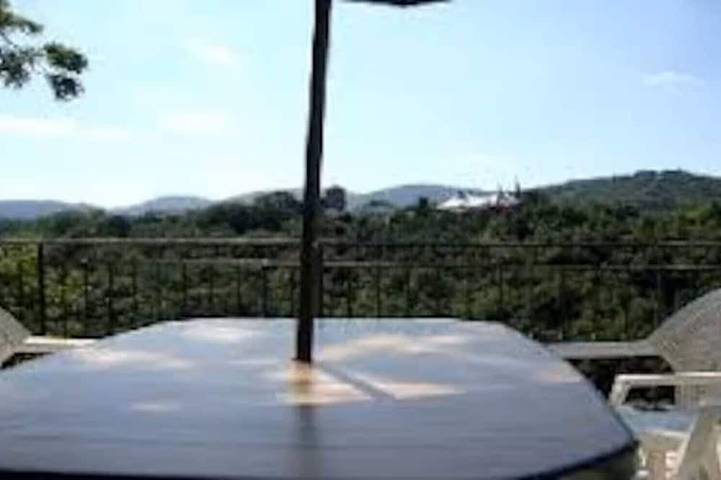 Location de vacances pour 5 personnes, avec Balcon et Jardin à Albières