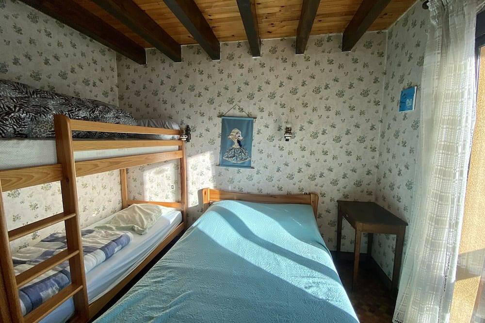 Appartement entier, Appartement T3 à Formiguères - 6 pers., cheminée, véranda, parking - Proche commerces et pistes in Formiguères, Parc naturel régional des Pyrénées catalanes