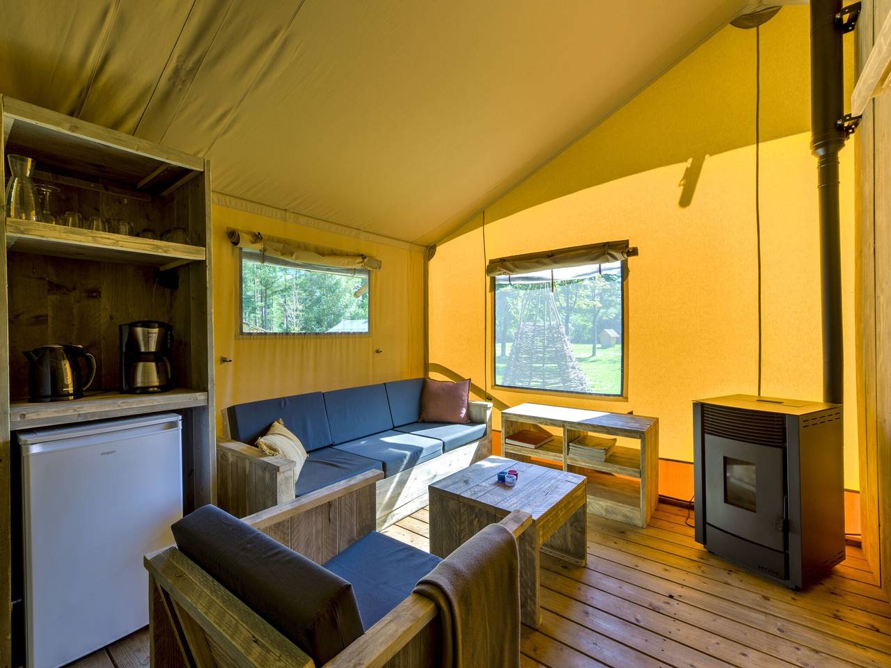 Glampingtent in Tranquil Park in Dalfsen, Regio Zwolle