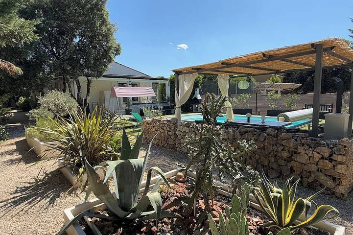 Villa pour 8 personnes, avec terrasse et jardin, animaux acceptés