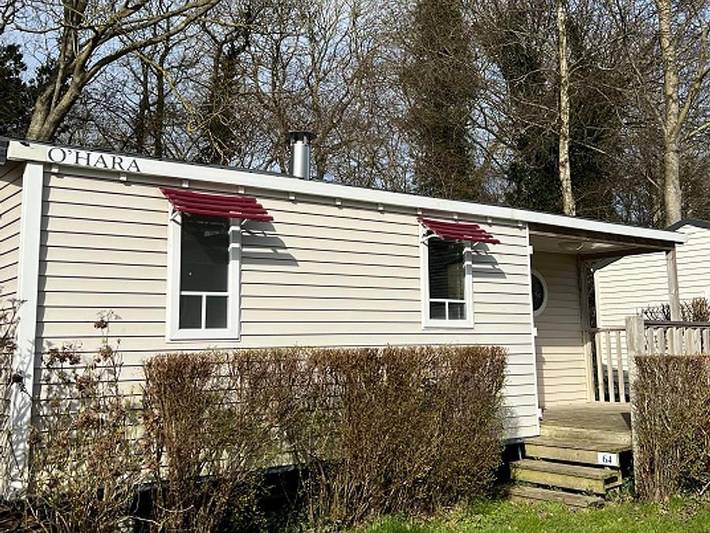 Flower Camping Le Rompval - Mobilheim 4 personen - 27m² Komfort (2Sch-4Pers) mit halbüberdachter Terrasse + Tv in Bois de Cise, Mers-les-Bains