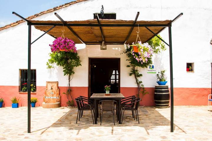 Apartamento para 11 personas, con Terraza y Jardín además de Piscina y Vistas en Almonaster la Real