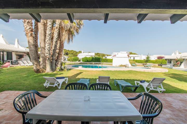 Beautiful Holiday Home in Residential Complex with Pool, Wi-Fi, Terrace and Lawn in Binisafuller Platja, Sant Lluís