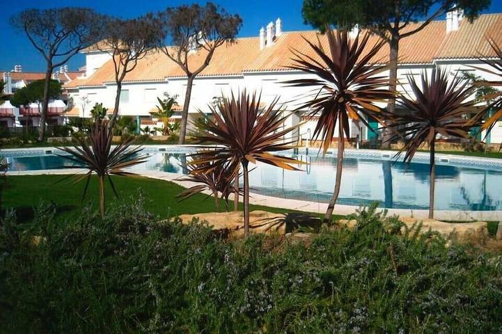 Apartamento para 8 personas, con piscina y jardín en Nuevo Portil