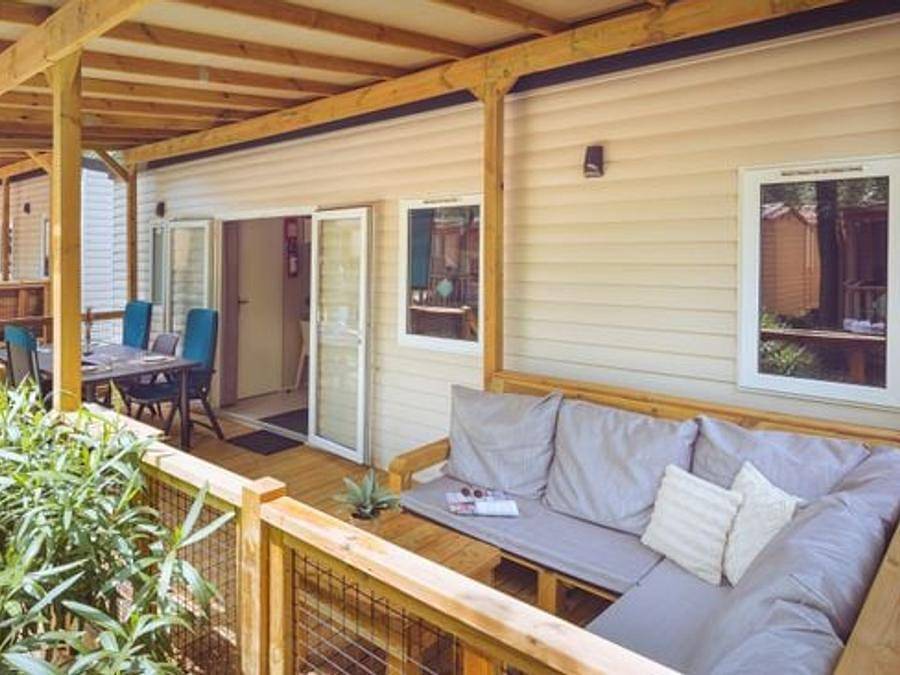 Camping du Domaine de Massereau - Mobilhome 7 personnes - Premium 3 chambres Lounge sans Tv in Sommières, Région de Nîmes