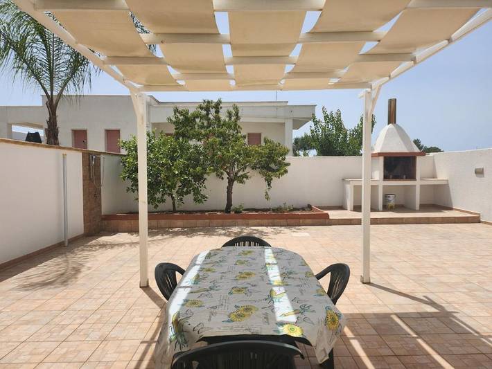 Villa per 8 persone, con giardino e panorama a Marina di Mancaversa