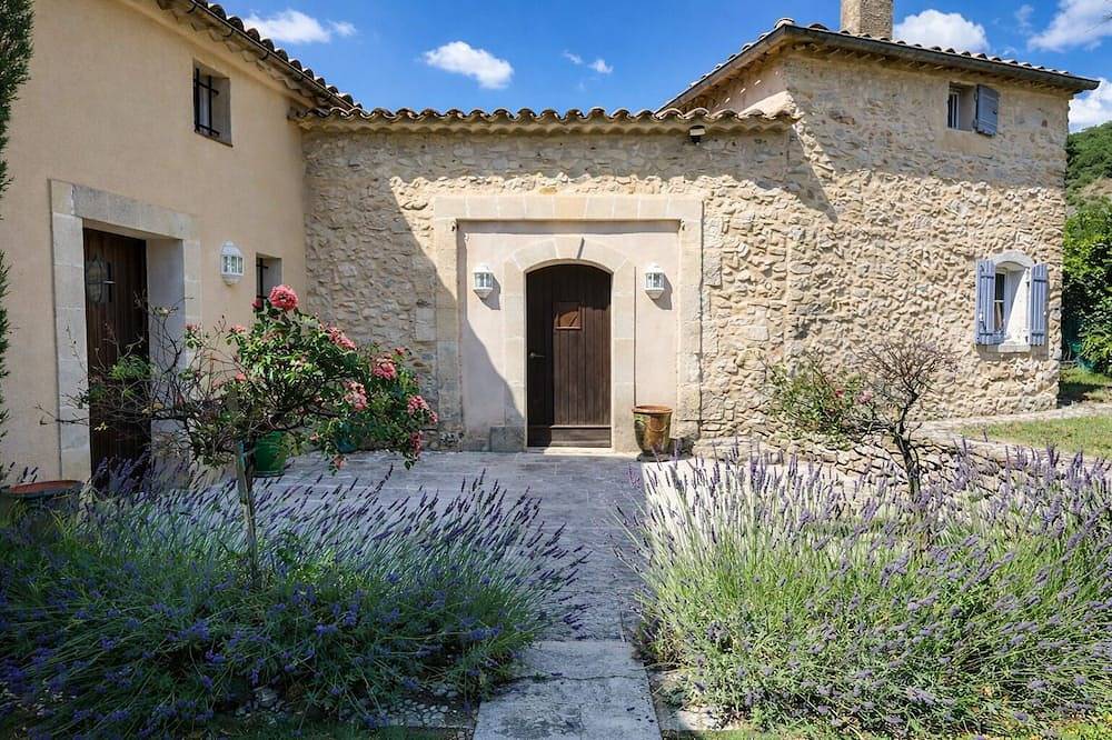La Grange Blanche - Provencal farmhouse with swimming pool at the foot of Mont Ventoux in Sault, Parque natural regional del Mont Ventoux