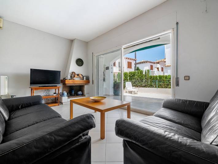 Location de vacances pour 6 personnes, avec piscine ainsi que jardin et terrasse, animaux acceptés à El Vendrell - 2