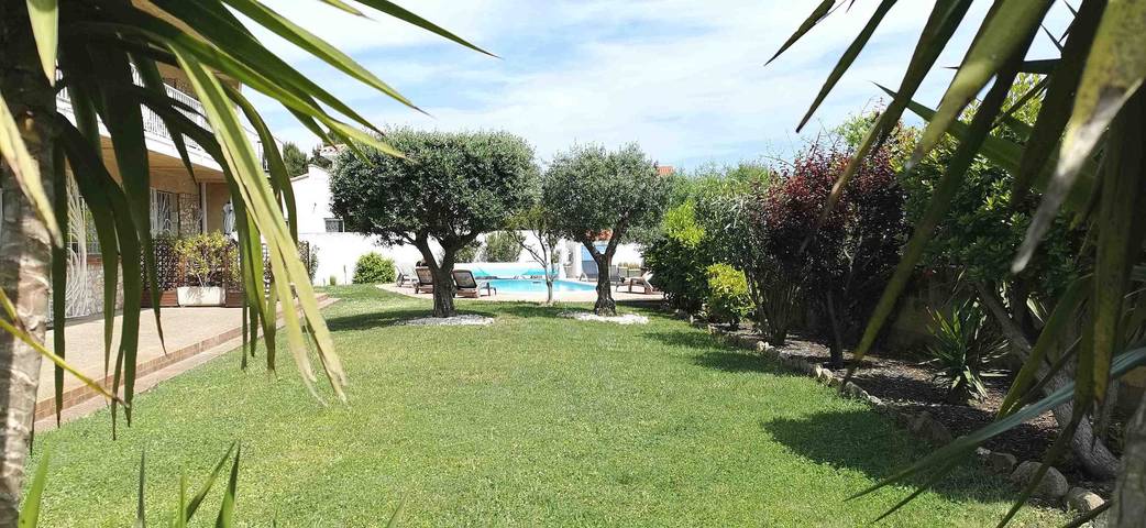 Casa de huéspedes para 5 personas, con piscina además de terraza y jardín - 1
