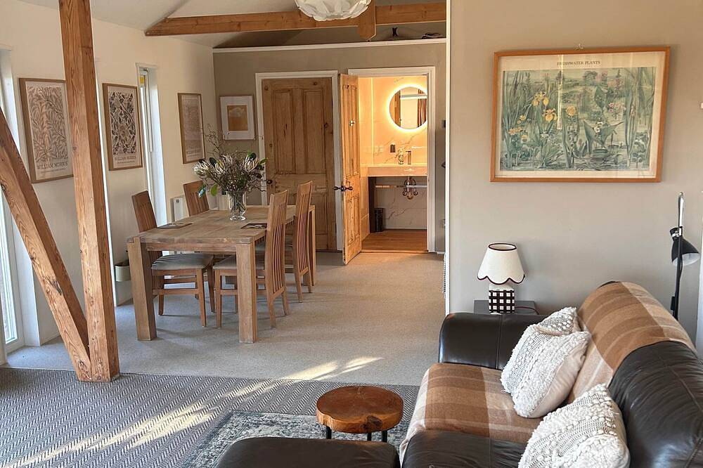Waterside Cabin | Cavan Lakes | Hot Tub in County Cavan