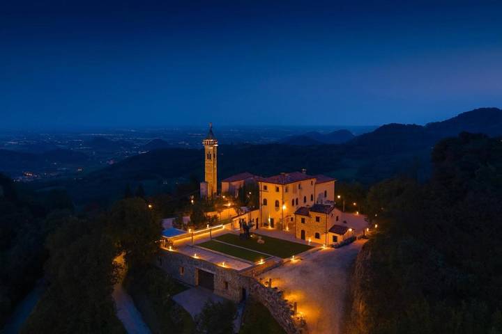 Appartamento per 4 persone, con Idromassaggio e Terrazza nonché Giardino e Piscina a Teolo