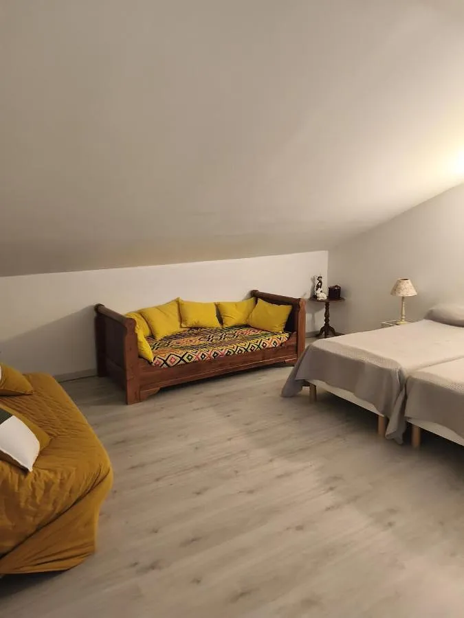 Apartamento de vacaciones para 6 personas, con jardín además de vistas y piscina - 1