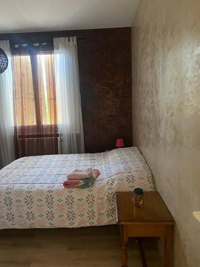 Gîte pour 2 personnes, avec jardin ainsi que piscine et vue à Viviers - 3