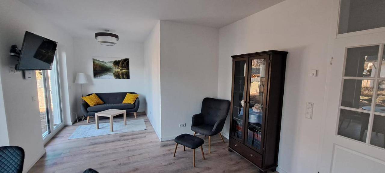 Ganze Wohnung, Apartment Villa Brieselang in Brieselang, Havelland