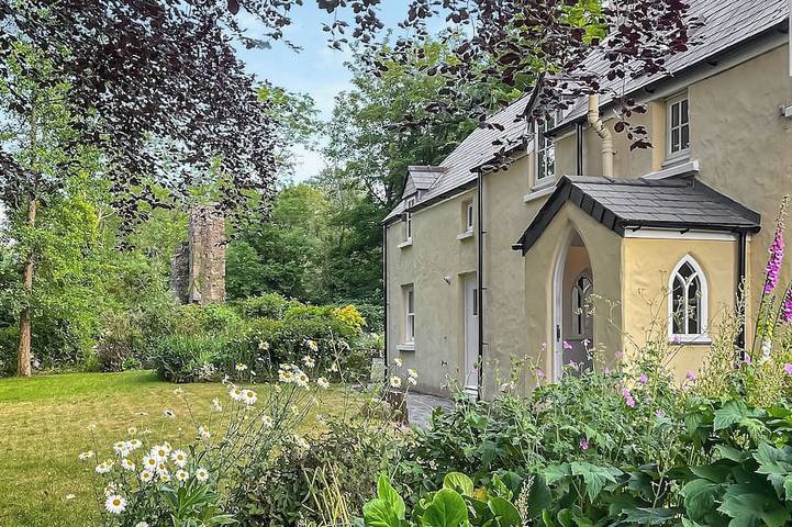 Cottage for 6 people, with yard - 1