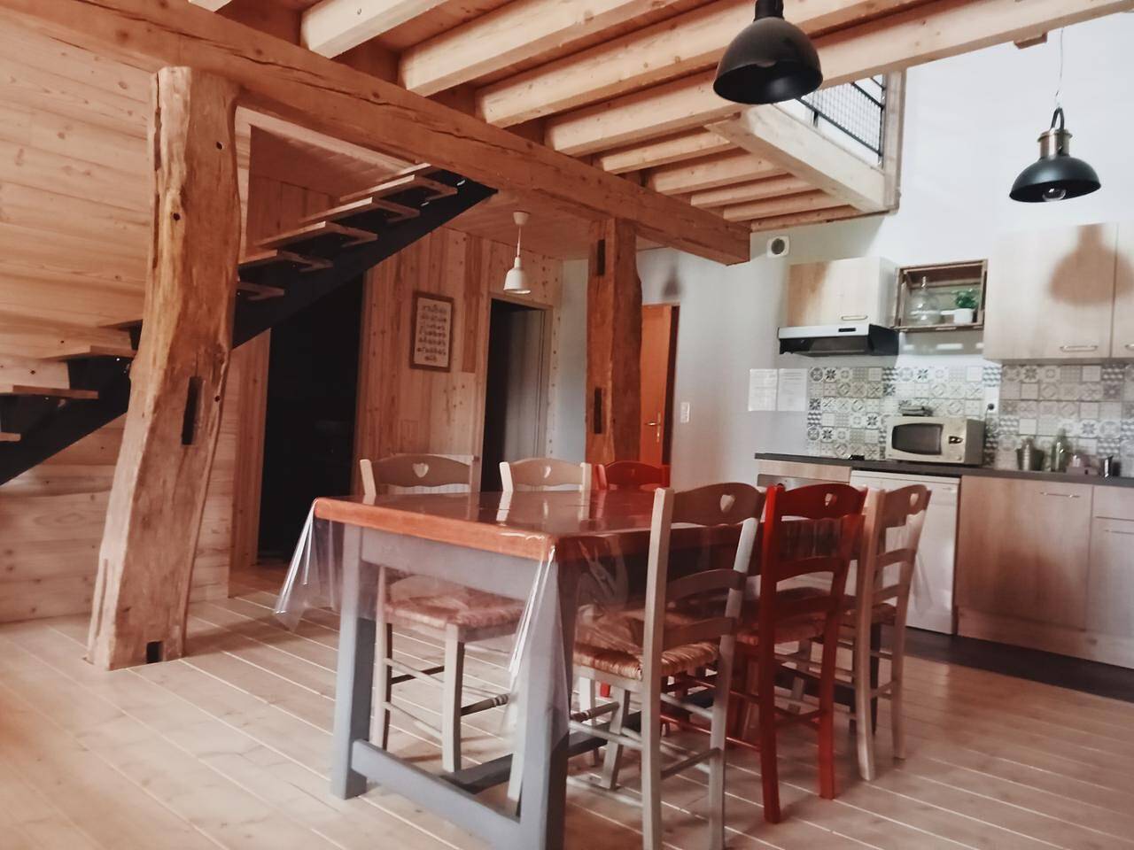 Vacation Rental for 6 Guests in Hauteroche, Jura Francais