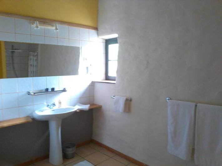 Location de vacances pour 4 personnes, avec terrasse et piscine ainsi que jardin et vue à Villardonnel - 4