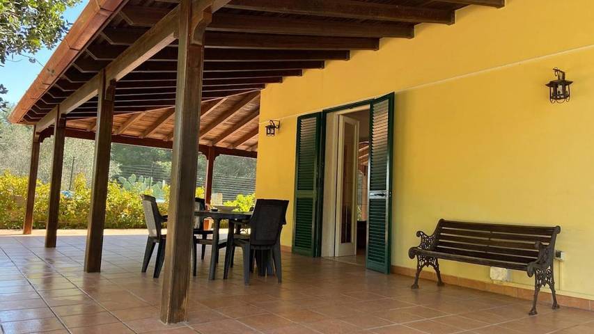 Casa vacanza per 8 persone, con terrazza e giardino nonché panorama in Padula Bianca