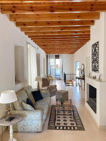 Gîte pour 8 personnes, avec terrasse à Terque