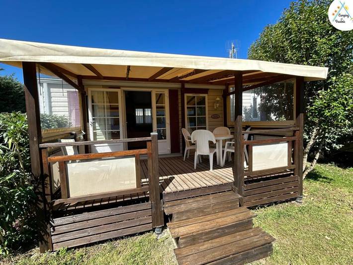 Camping pour 4 personnes, avec piscine, animaux acceptés à Roquebrune-sur-Argens