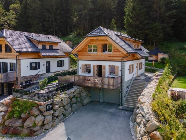Ferienhaus für 12 Personen, mit Whirlpool und Sauna sowie Garten in Donnersbachwald