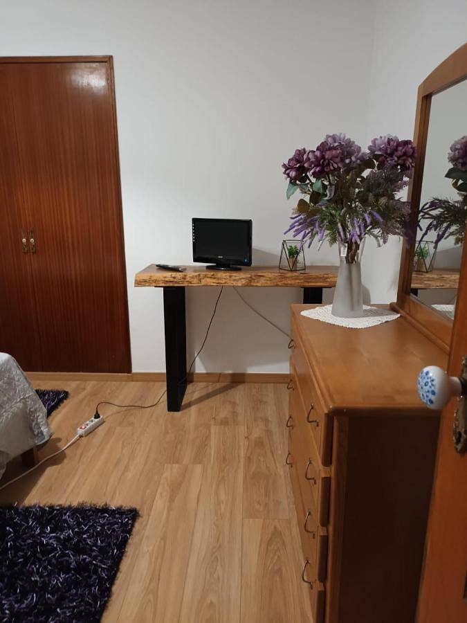 Apartamento de férias inteiro, Double Room with Private Bathroom in Lousã, Distrito de Coimbra