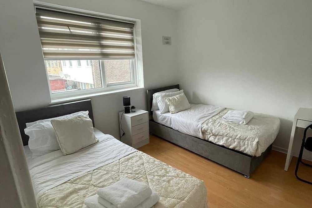 Nice cozy house with Wifi close to the Elizabeth line in Greenwich, London
