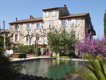 Cottage pour 5 personnes, avec jacuzzi et piscine ainsi que sauna et jardin à Le Luc