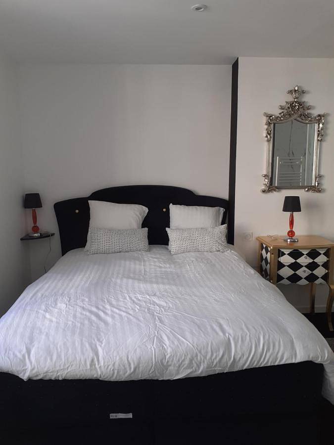 Double Room in Sully-sur-Loire, Vallée de la Loire